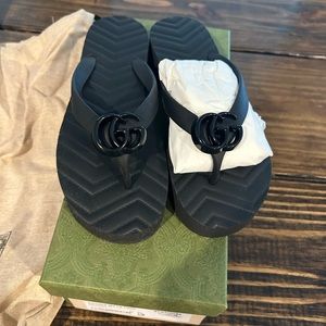 Gucci Mormont Flip Flops